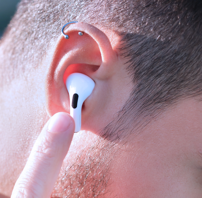 auriculares supraaurales inalámbricos blancos